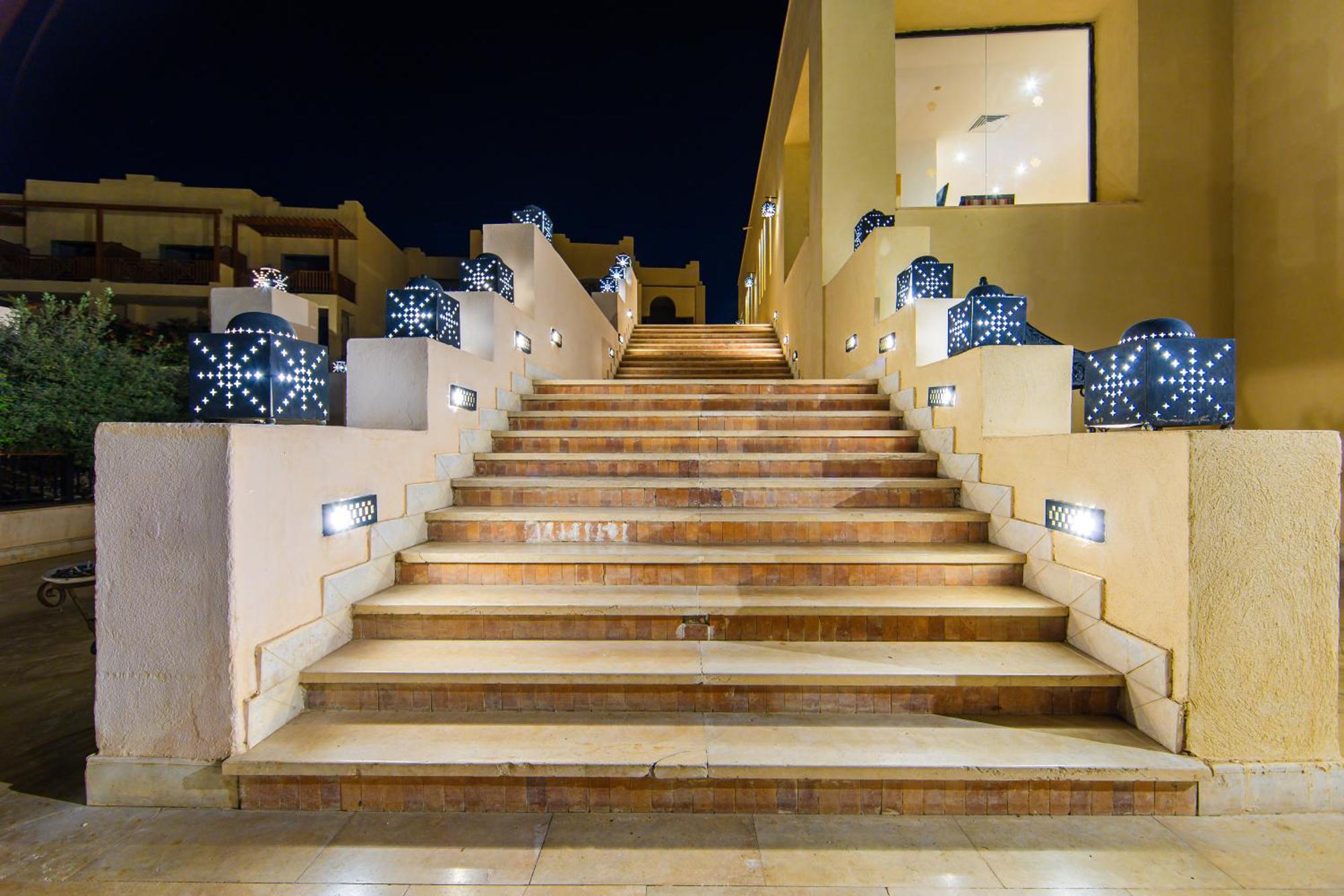 The Grand Hotel Sharm El Sheikh Exterior foto The staircase at the main entrance